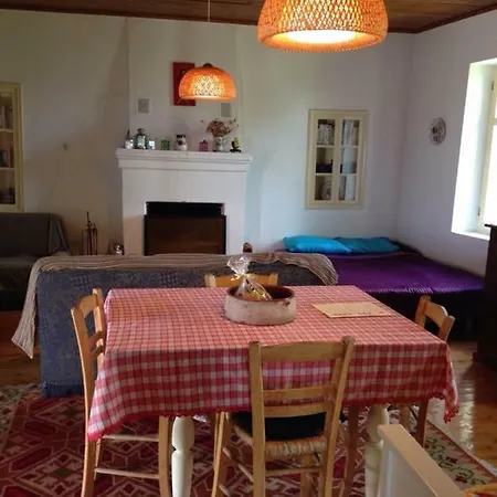 Mistra Estates The Vine * Pikouliánika