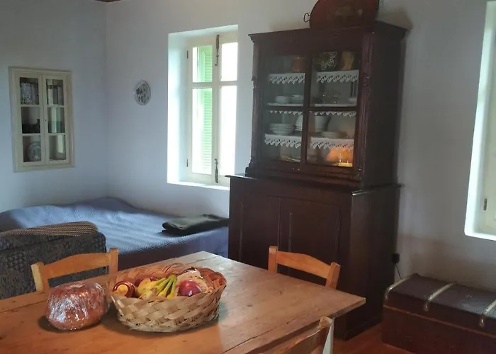 Mistra Estates The Vine