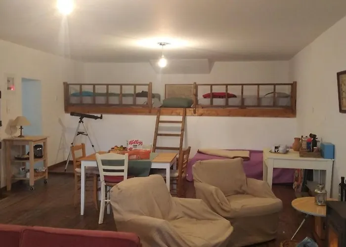 Mistra Estates The Vine Pikouliánika