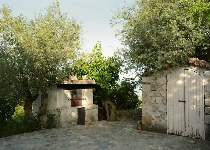 Mistra Estates The Vine Feriehus Pikouliánika