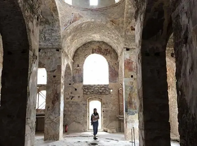 Mistra Estates The Vine * Pikoulianika