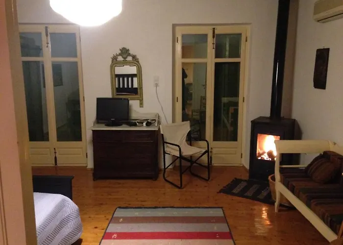 Mistra Estates The Vine Pikouliánika